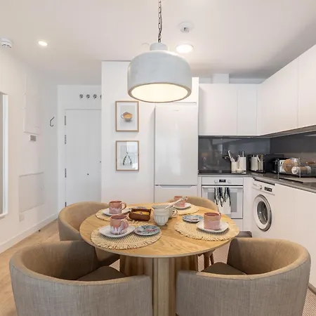 Skyline 6 Pool & Parking Free Apartment Malaga