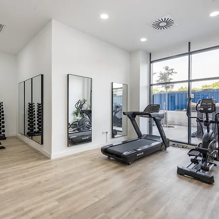 Skyline 6 Pool & Parking Free Apartment *