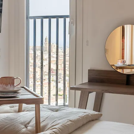 Skyline 6 Pool & Parking Free Apartment *